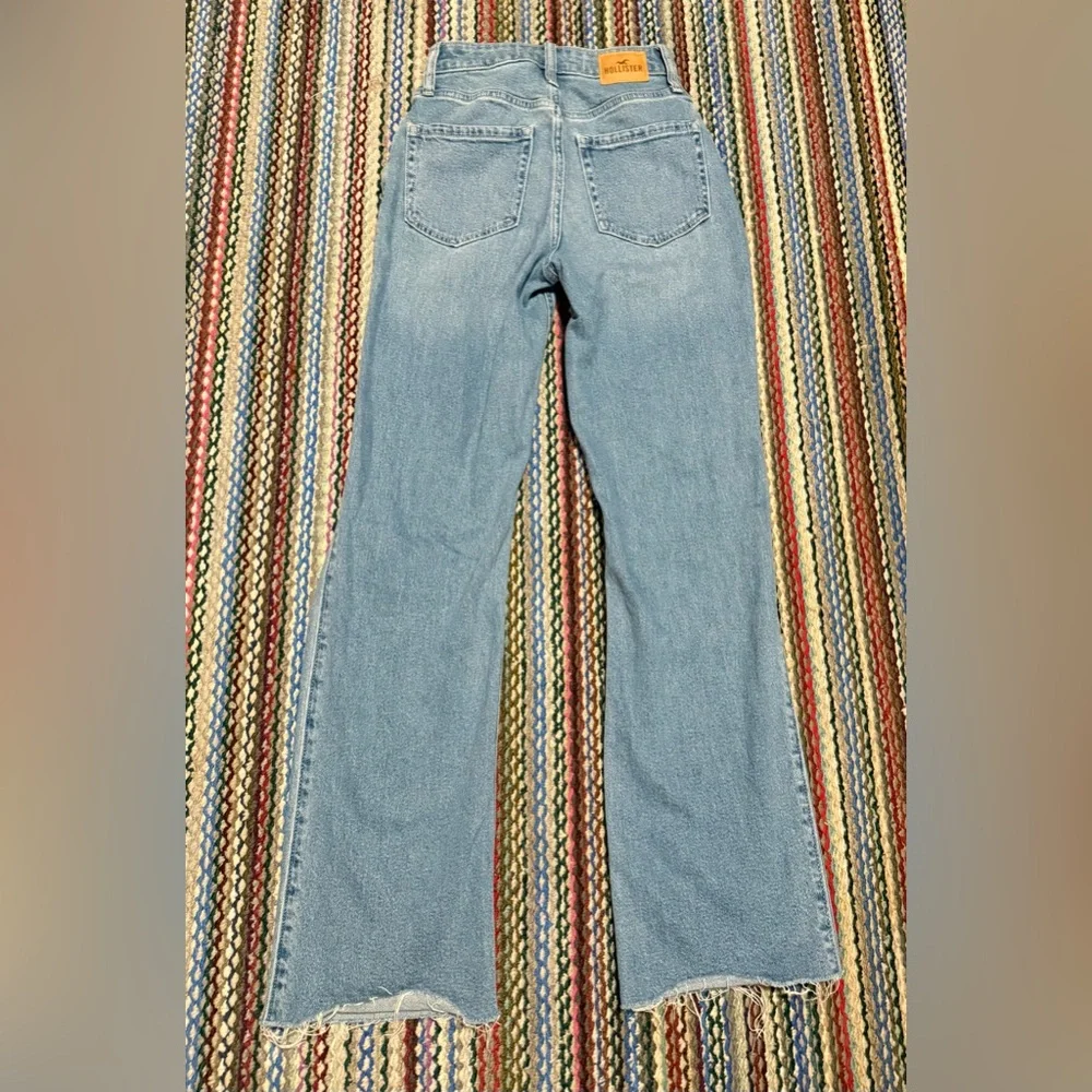 Hollister Light Blue Distressed Ultra High Rise Dad Straight Leg Jeans - 00/24R - Picture 4 of 7